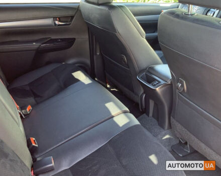 Червоний Тойота Хайлюкс, об'ємом двигуна 2.8 л та пробігом 1000 тис. км за 57400 $, фото 6 на Automoto.ua