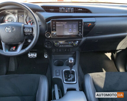 Червоний Тойота Хайлюкс, об'ємом двигуна 2.8 л та пробігом 1000 тис. км за 57400 $, фото 7 на Automoto.ua