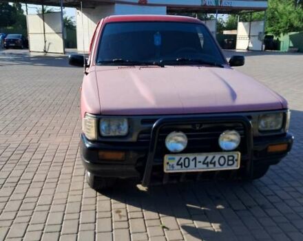 Червоний Тойота Хайлюкс, об'ємом двигуна 2.4 л та пробігом 160 тис. км за 5000 $, фото 1 на Automoto.ua