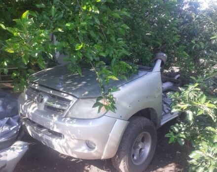 Серый Тойота Хайлюкс, объемом двигателя 2.5 л и пробегом 200 тыс. км за 3500 $, фото 1 на Automoto.ua