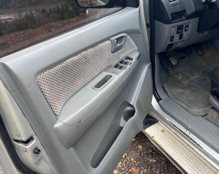 Серый Тойота Хайлюкс, объемом двигателя 2.5 л и пробегом 350 тыс. км за 10300 $, фото 10 на Automoto.ua