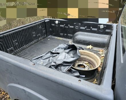 Серый Тойота Хайлюкс, объемом двигателя 3 л и пробегом 221 тыс. км за 8096 $, фото 4 на Automoto.ua