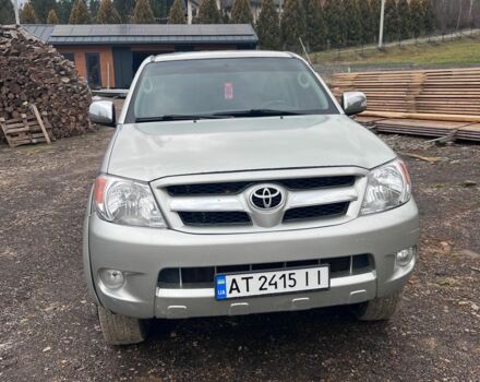 Серый Тойота Хайлюкс, объемом двигателя 2.5 л и пробегом 350 тыс. км за 10300 $, фото 1 на Automoto.ua