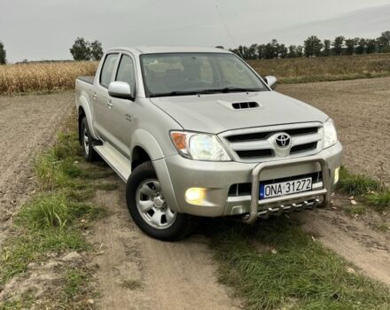 Серый Тойота Хайлюкс, объемом двигателя 3 л и пробегом 180 тыс. км за 2950 $, фото 1 на Automoto.ua