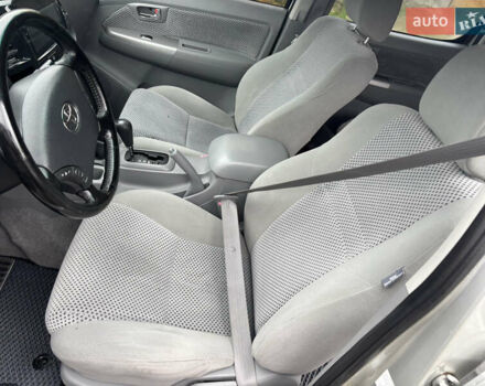 Сірий Тойота Хайлюкс, об'ємом двигуна 3 л та пробігом 313 тис. км за 17500 $, фото 13 на Automoto.ua