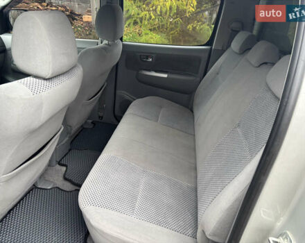 Сірий Тойота Хайлюкс, об'ємом двигуна 3 л та пробігом 313 тис. км за 17500 $, фото 17 на Automoto.ua