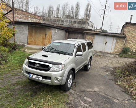 Сірий Тойота Хайлюкс, об'ємом двигуна 3 л та пробігом 313 тис. км за 17500 $, фото 4 на Automoto.ua