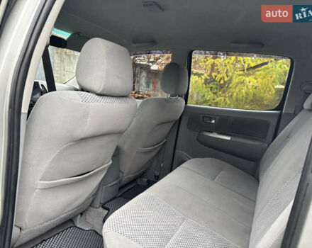 Сірий Тойота Хайлюкс, об'ємом двигуна 3 л та пробігом 313 тис. км за 17500 $, фото 16 на Automoto.ua