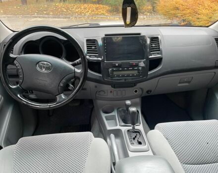 Тойота Хайлюкс 2009 в Киеве на Automoto.ua Серый Тойота Хайлюкс, объемом двигателя 3 л и пробегом 312 тыс. км за 17500 $, фото 6 на Automoto.ua