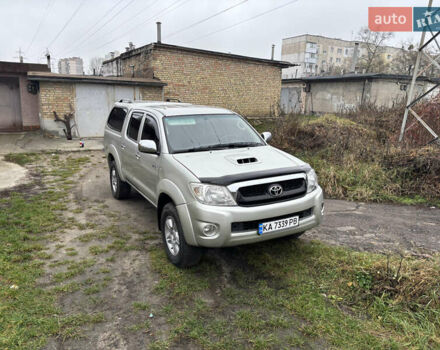 Сірий Тойота Хайлюкс, об'ємом двигуна 3 л та пробігом 313 тис. км за 17500 $, фото 2 на Automoto.ua