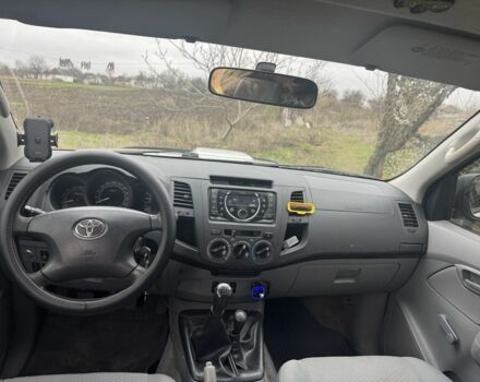 Сірий Тойота Хайлюкс, об'ємом двигуна 2.5 л та пробігом 290 тис. км за 6700 $, фото 4 на Automoto.ua