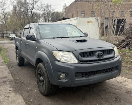 Серый Тойота Хайлюкс, объемом двигателя 3 л и пробегом 199 тыс. км за 7000 $, фото 1 на Automoto.ua