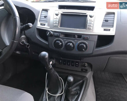 Сірий Тойота Хайлюкс, об'ємом двигуна 2.5 л та пробігом 181 тис. км за 18500 $, фото 11 на Automoto.ua