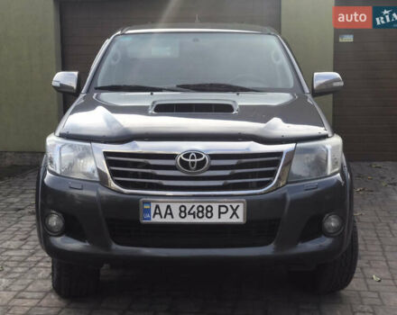 Сірий Тойота Хайлюкс, об'ємом двигуна 2.5 л та пробігом 181 тис. км за 18500 $, фото 1 на Automoto.ua