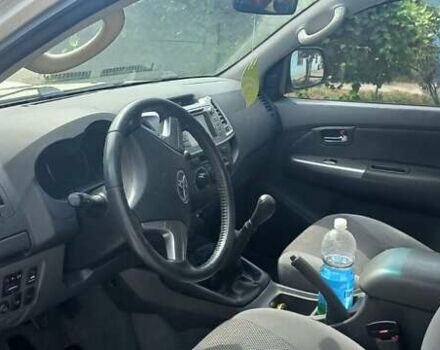 Тойота Хайлюкс 2013 в Славутиче на Automoto.ua Серый Тойота Хайлюкс, объемом двигателя 2.5 л и пробегом 235 тыс. км за 21800 $, фото 6 на Automoto.ua