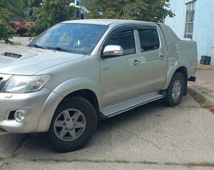 Тойота Хайлюкс 2013 в Славутиче на Automoto.ua Серый Тойота Хайлюкс, объемом двигателя 2.5 л и пробегом 235 тыс. км за 21800 $, фото 3 на Automoto.ua