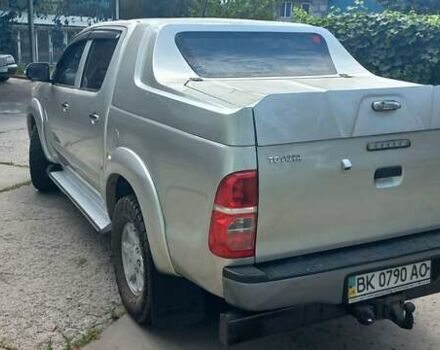 Тойота Хайлюкс 2013 в Славутиче на Automoto.ua Серый Тойота Хайлюкс, объемом двигателя 2.5 л и пробегом 235 тыс. км за 21800 $, фото 2 на Automoto.ua