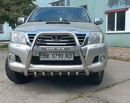 Тойота Хайлюкс 2013 в Славутиче на Automoto.ua Серый Тойота Хайлюкс, объемом двигателя 2.5 л и пробегом 235 тыс. км за 21800 $, фото 4 на Automoto.ua