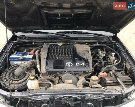 Серый Тойота Хайлюкс, объемом двигателя 2.49 л и пробегом 263 тыс. км за 22000 $, фото 1 на Automoto.ua