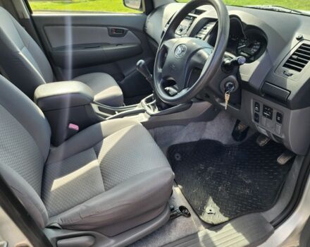 Тойота Хайлюкс 2014 в Львове на Automoto.ua Серый Тойота Хайлюкс, объемом двигателя 2.5 л и пробегом 126 тыс. км за 9435 $, фото 13 на Automoto.ua