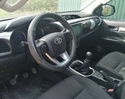 Серый Тойота Хайлюкс, объемом двигателя 2.4 л и пробегом 277 тыс. км за 20000 $, фото 2 на Automoto.ua