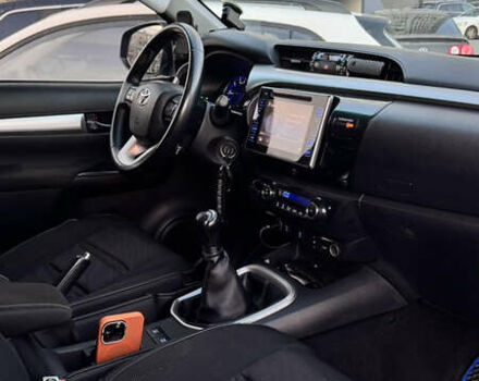 Серый Тойота Хайлюкс, объемом двигателя 2.4 л и пробегом 187 тыс. км за 25000 $, фото 13 на Automoto.ua