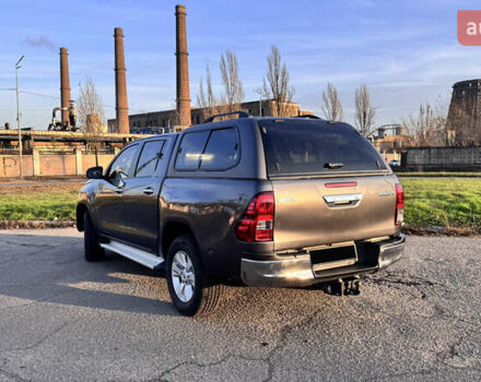 Серый Тойота Хайлюкс, объемом двигателя 2.4 л и пробегом 187 тыс. км за 25000 $, фото 3 на Automoto.ua