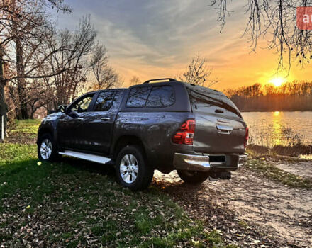 Серый Тойота Хайлюкс, объемом двигателя 2.4 л и пробегом 187 тыс. км за 25000 $, фото 1 на Automoto.ua