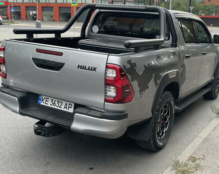Серый Тойота Хайлюкс, объемом двигателя 2.39 л и пробегом 120 тыс. км за 27800 $, фото 1 на Automoto.ua