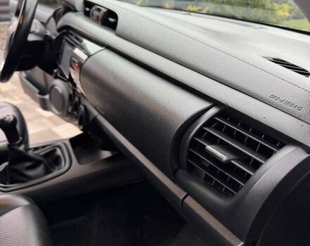 Серый Тойота Хайлюкс, объемом двигателя 2.39 л и пробегом 377 тыс. км за 21700 $, фото 23 на Automoto.ua