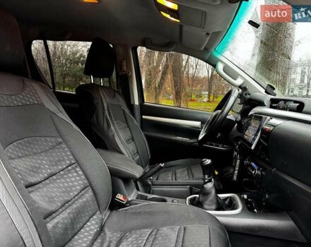 Сірий Тойота Хайлюкс, об'ємом двигуна 2.4 л та пробігом 188 тис. км за 24490 $, фото 65 на Automoto.ua