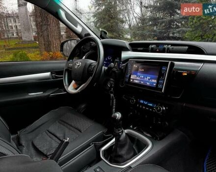 Сірий Тойота Хайлюкс, об'ємом двигуна 2.4 л та пробігом 188 тис. км за 24490 $, фото 64 на Automoto.ua