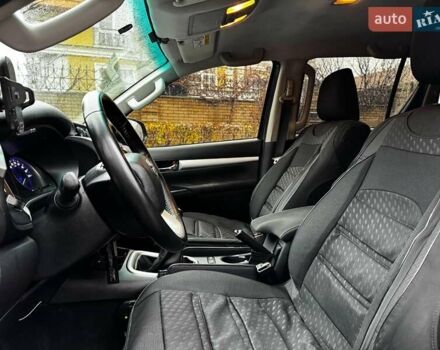 Сірий Тойота Хайлюкс, об'ємом двигуна 2.4 л та пробігом 188 тис. км за 24490 $, фото 24 на Automoto.ua