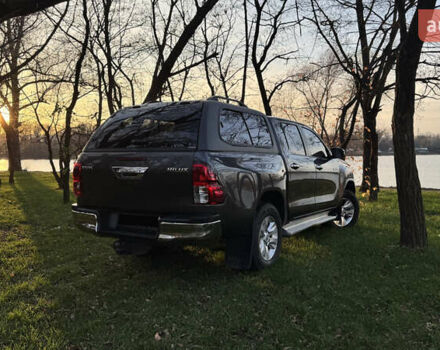 Серый Тойота Хайлюкс, объемом двигателя 2.4 л и пробегом 187 тыс. км за 25000 $, фото 4 на Automoto.ua