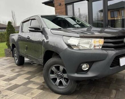 Серый Тойота Хайлюкс, объемом двигателя 2.39 л и пробегом 377 тыс. км за 21700 $, фото 3 на Automoto.ua