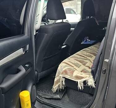 Серый Тойота Хайлюкс, объемом двигателя 2.4 л и пробегом 80 тыс. км за 32500 $, фото 3 на Automoto.ua