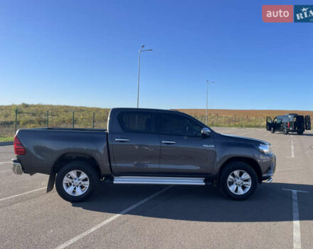 Серый Тойота Хайлюкс, объемом двигателя 2.39 л и пробегом 190 тыс. км за 32550 $, фото 3 на Automoto.ua