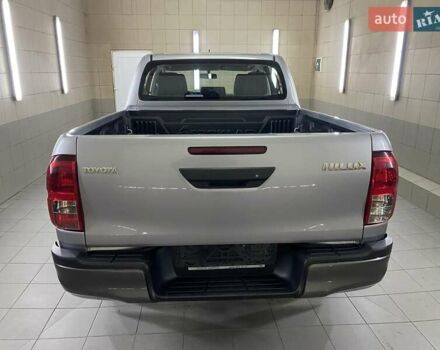 Серый Тойота Хайлюкс, объемом двигателя 2.4 л и пробегом 10 тыс. км за 41999 $, фото 3 на Automoto.ua