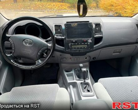 Тойота Хайлюкс 2009 в Киеве на Automoto.ua Серый Тойота Хайлюкс, объемом двигателя 3 л и пробегом 312 тыс. км за 17500 $, фото 7 на Automoto.ua