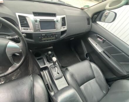 Тойота Хайлюкс 2013 у Володимир-Волинський на Automoto.ua Сірий Тойота Хайлюкс, об'ємом двигуна 3 л та пробігом 170 тис. км за 8500 $, фото 16 на Automoto.ua