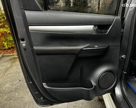 Сірий Тойота Хайлюкс, об'ємом двигуна 2.4 л та пробігом 188 тис. км за 24490 $, фото 24 на Automoto.ua