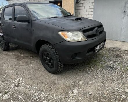 Сірий Тойота Хайлюкс, об'ємом двигуна 2.5 л та пробігом 153 тис. км за 6500 $, фото 1 на Automoto.ua