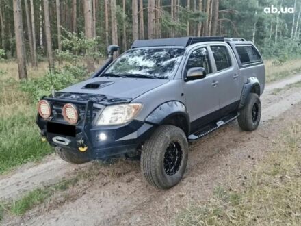 Тойота Хайлюкс 2007 в Киеве на Automoto.ua Серый Тойота Хайлюкс, объемом двигателя 0 л и пробегом 250 тыс. км за 2750 $, фото 1 на Automoto.ua