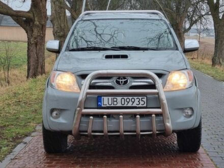 Тойота Хайлюкс 2008 у Конотопе на Automoto.ua Сірий Тойота Хайлюкс, об'ємом двигуна 2.5 л та пробігом 200 тис. км за 3143 $, фото 1 на Automoto.ua