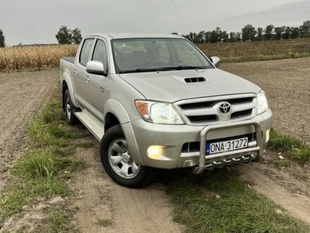 Тойота Хайлюкс 2008 в Черкассах на Automoto.ua Серый Тойота Хайлюкс, объемом двигателя 0 л и пробегом 227 тыс. км за 3500 $, фото 1 на Automoto.ua
