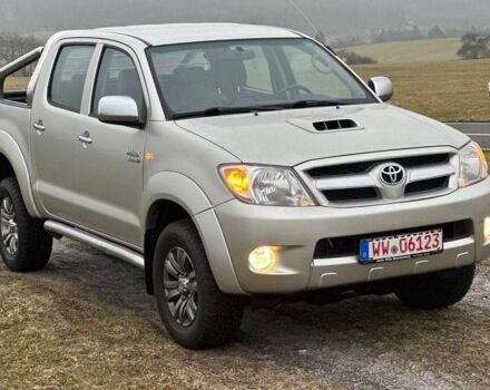 Серый Тойота Хайлюкс, объемом двигателя 3 л и пробегом 215 тыс. км за 4200 $, фото 1 на Automoto.ua