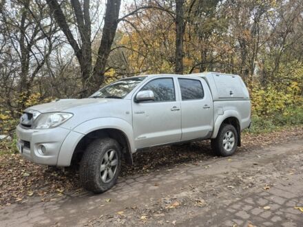 Тойота Хайлюкс 2010 в Сумах на Automoto.ua Серый Тойота Хайлюкс, объемом двигателя 0 л и пробегом 171 тыс. км за 8899 $, фото 1 на Automoto.ua
