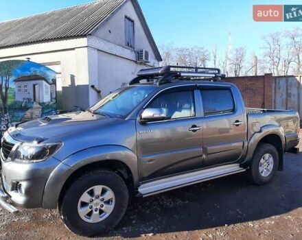 Сірий Тойота Хайлюкс, об'ємом двигуна 2.5 л та пробігом 370 тис. км за 19500 $, фото 1 на Automoto.ua