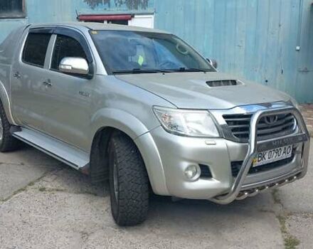 Сірий Тойота Хайлюкс, об'ємом двигуна 2.5 л та пробігом 235 тис. км за 21800 $, фото 1 на Automoto.ua