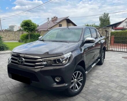 Сірий Тойота Хайлюкс, об'ємом двигуна 2.4 л та пробігом 121 тис. км за 10000 $, фото 1 на Automoto.ua